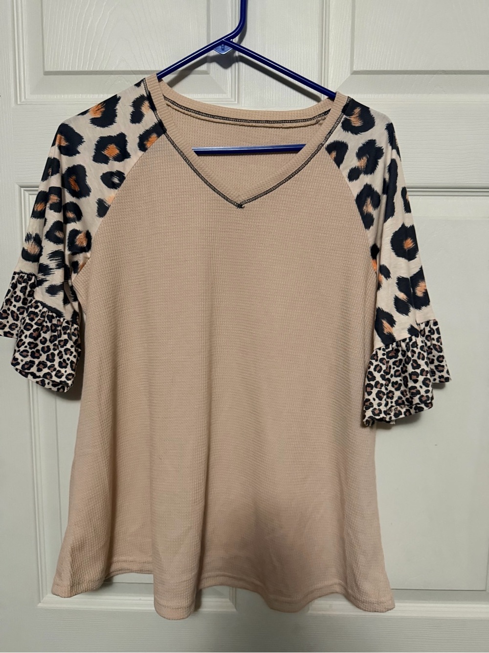 SHEIN Beige Waffle Knit Top with Leopard Raglan Sleeves